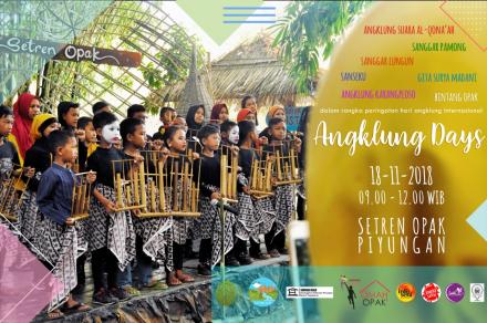 Peringatan Hari Angklung Internasional di Setren Opak 